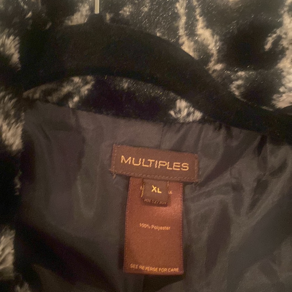 Multiples XL jacket! - Picture 2 of 10
